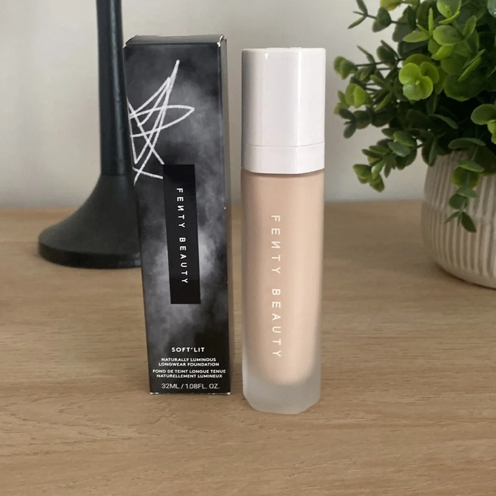 Fenty Beauty Soft lit naturally luminous long wear foundation-shade 120 neutral
